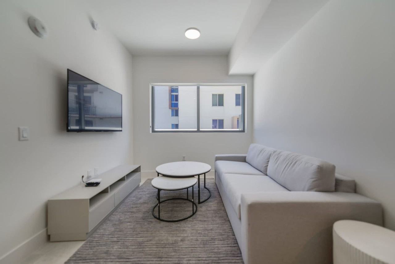 239 Sw 9th St #1022321P - Photo 3 of 23