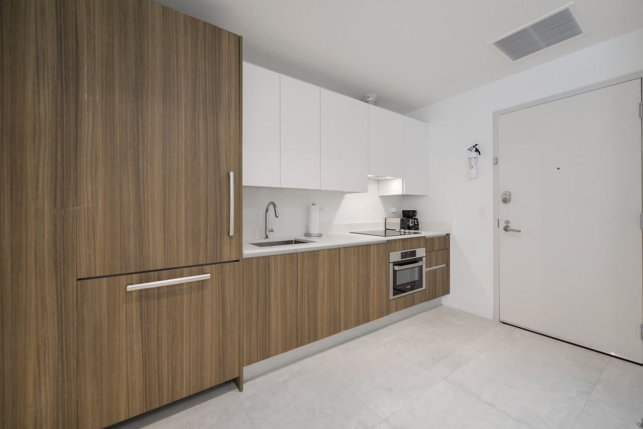 239 Sw 9th St #1022321P - Photo 6 of 23