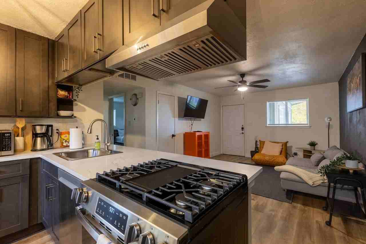 3210 Northeast Dr #1385482P - Photo 2 of 10