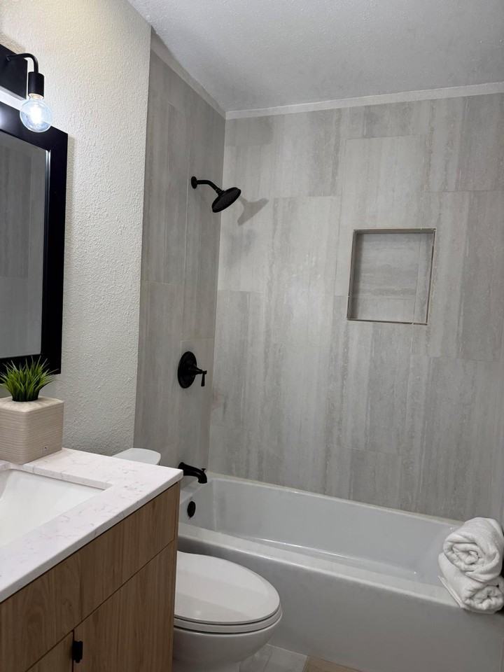 3210 Northeast Dr #1385482P - Photo 6 of 10