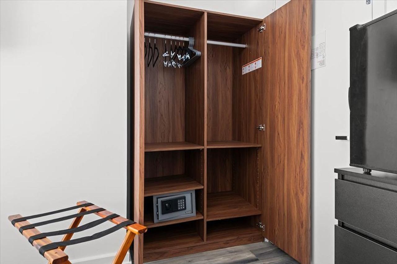 1701 Alton Rd #1387465P - Photo 4 of 24