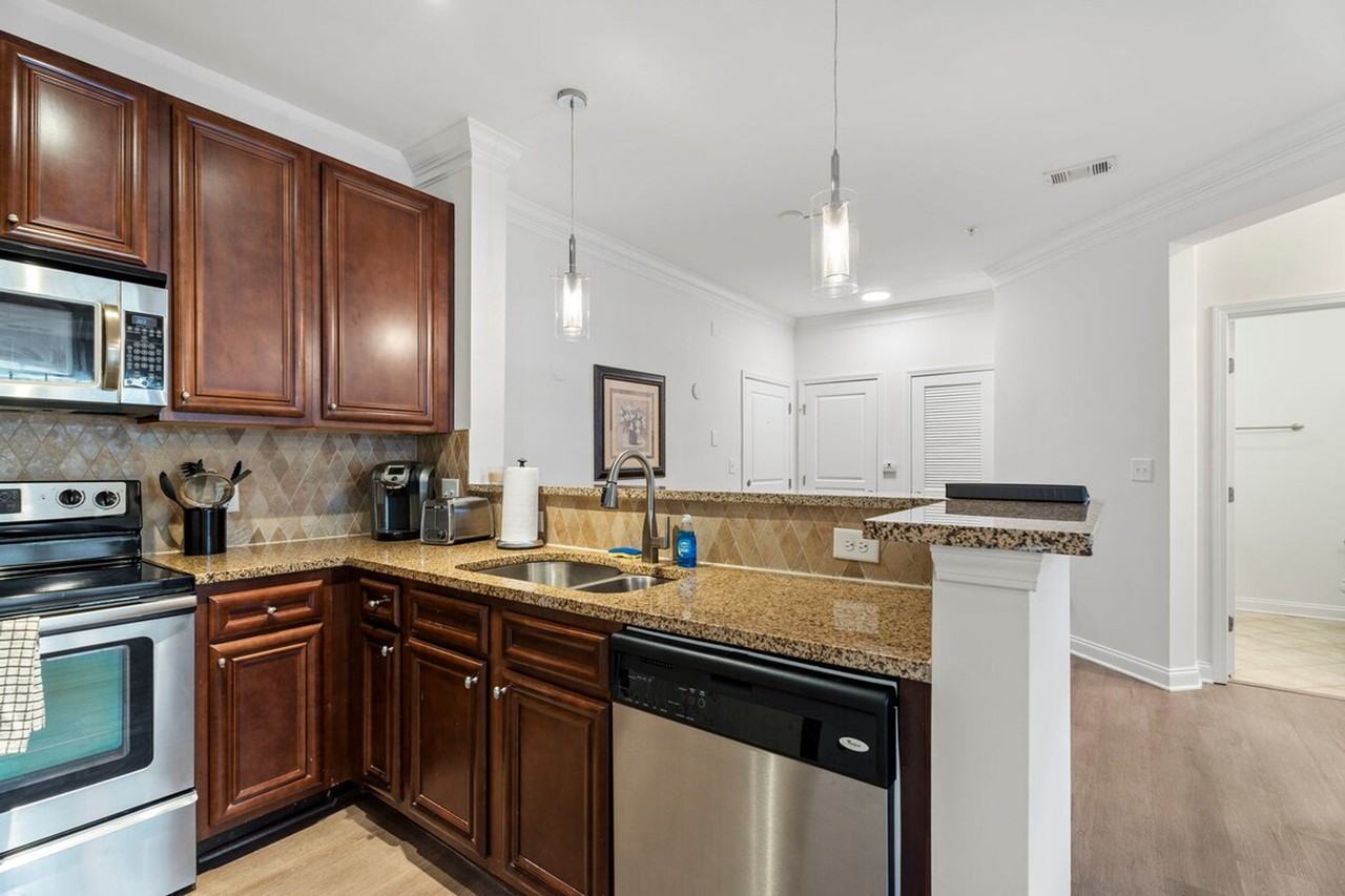 2018 Renaissance Park Pl #1390083P - Photo 6 of 28