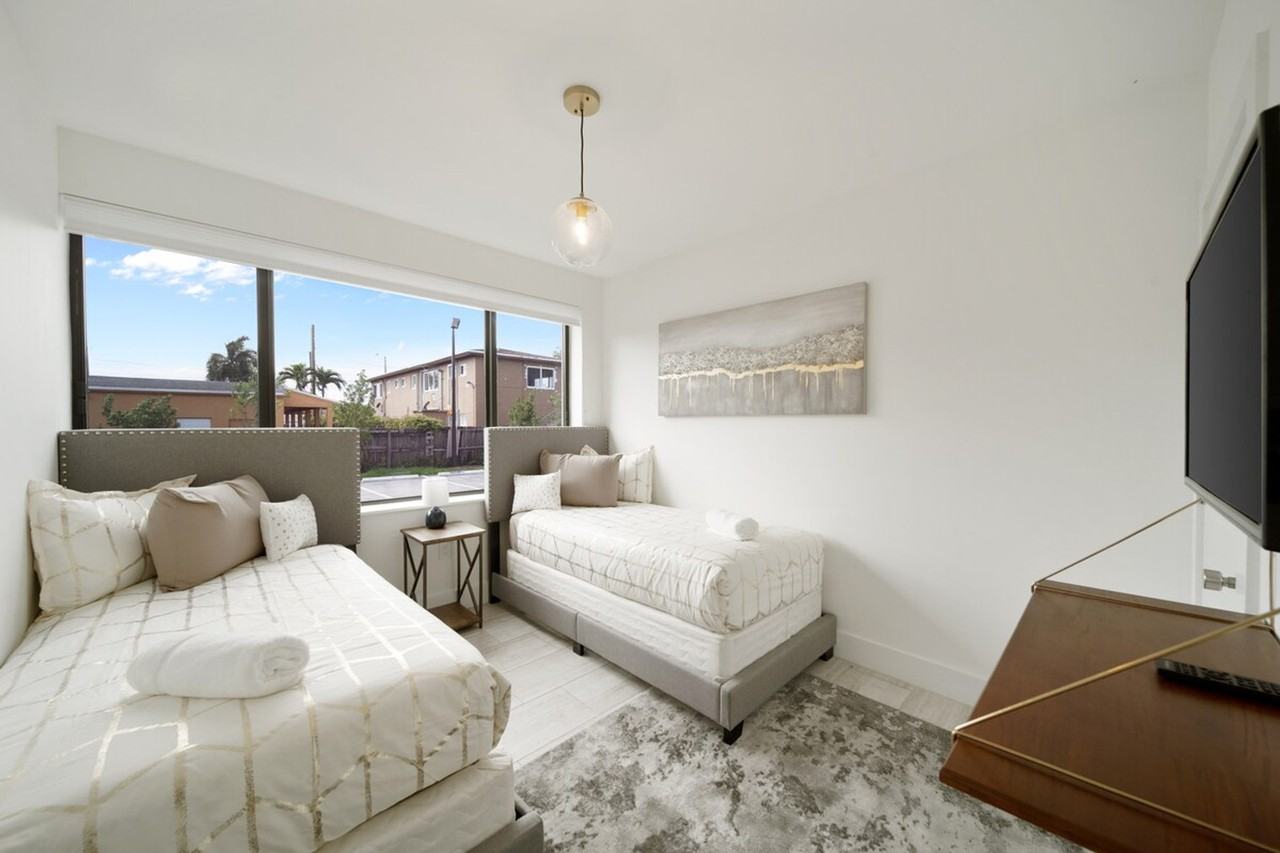 2110 Sw 16th St #1388877P - Photo 3 of 12