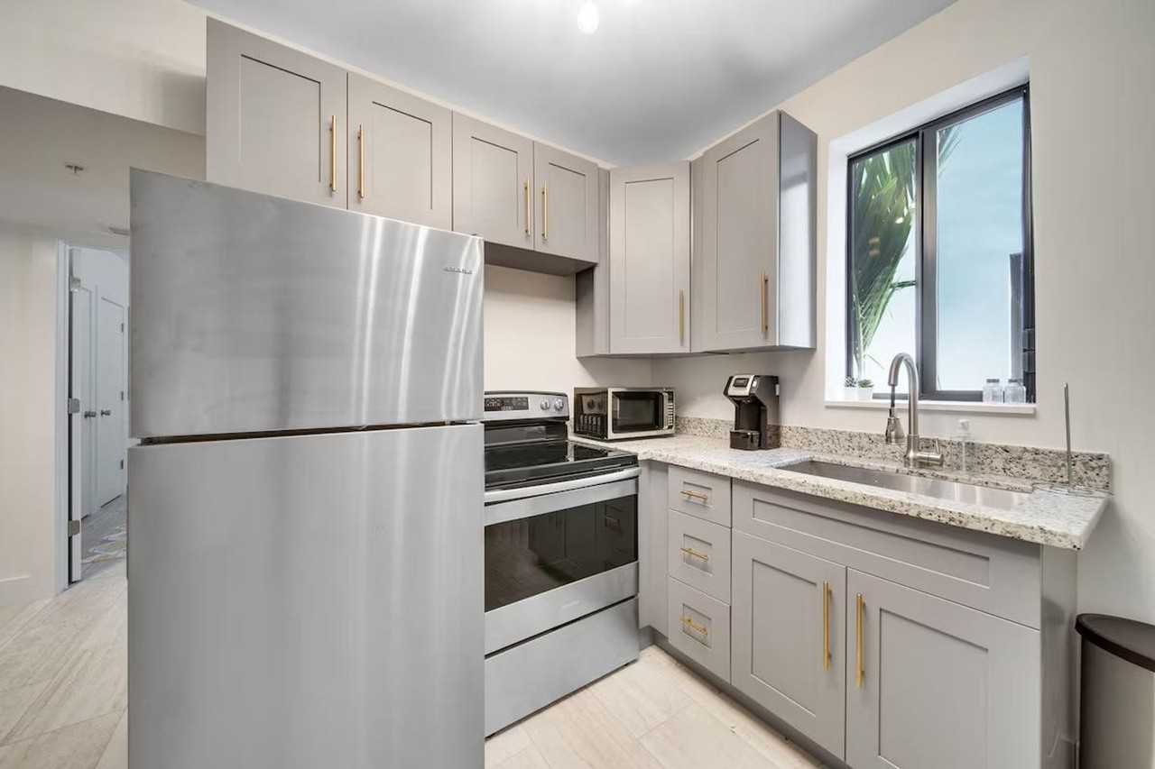 1317 Sw 22nd Ave #1388876P - Photo 3 of 11