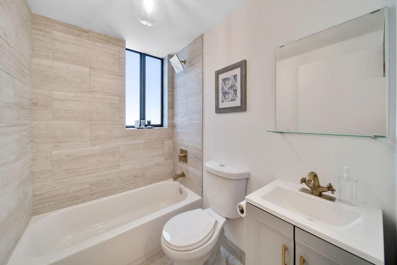 1317 Sw 22nd Ave #1388876P - Photo 5 of 11