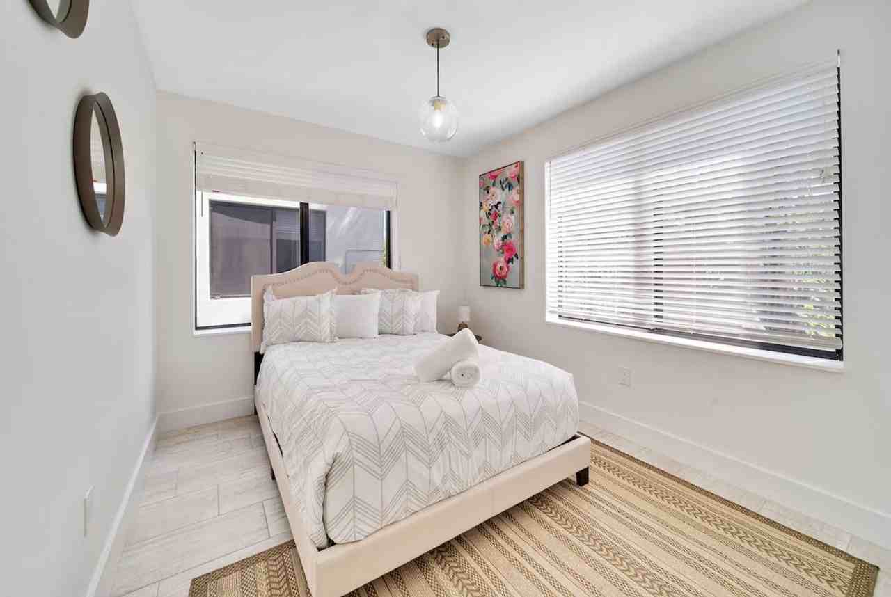 1317 Sw 22nd Ave #1388876P - Photo 6 of 11