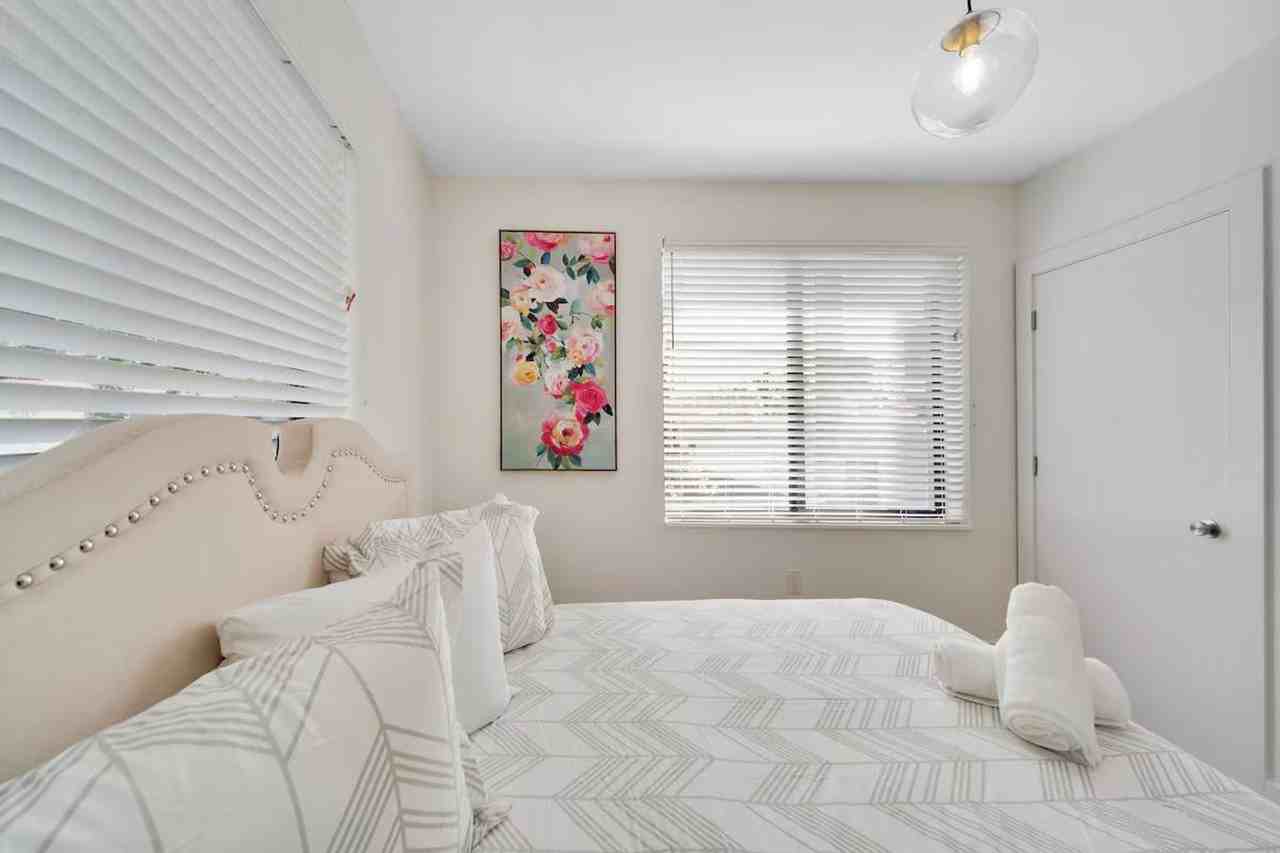 1317 Sw 22nd Ave #1388876P - Photo 7 of 11