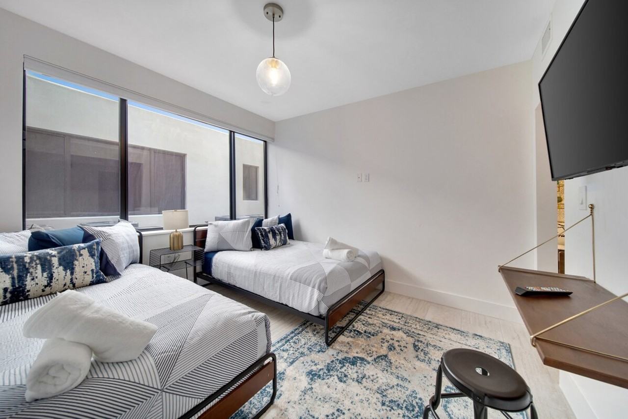 1432 Sw 22nd Ave #1388875P - Photo 4 of 15