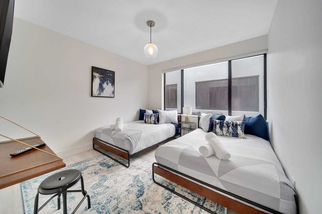 1432 Sw 22nd Ave #1388875P - Photo 7 of 15