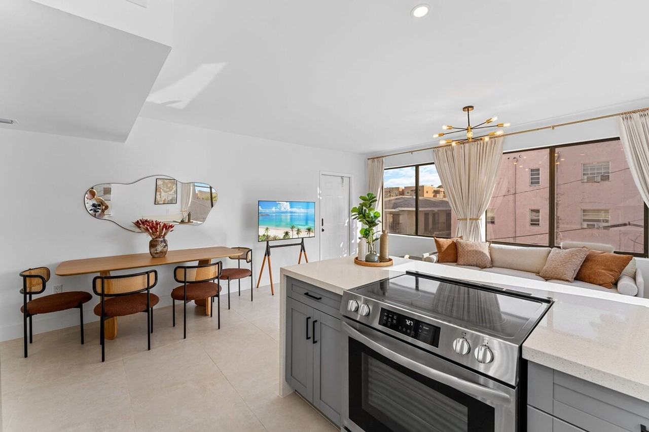 1210 Sw 3rd St #1388870P - Photo 7 of 15