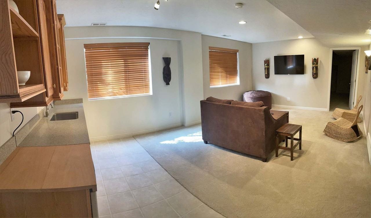 2009 E Sweetbriar Ln #1389250P - Photo 2 of 29