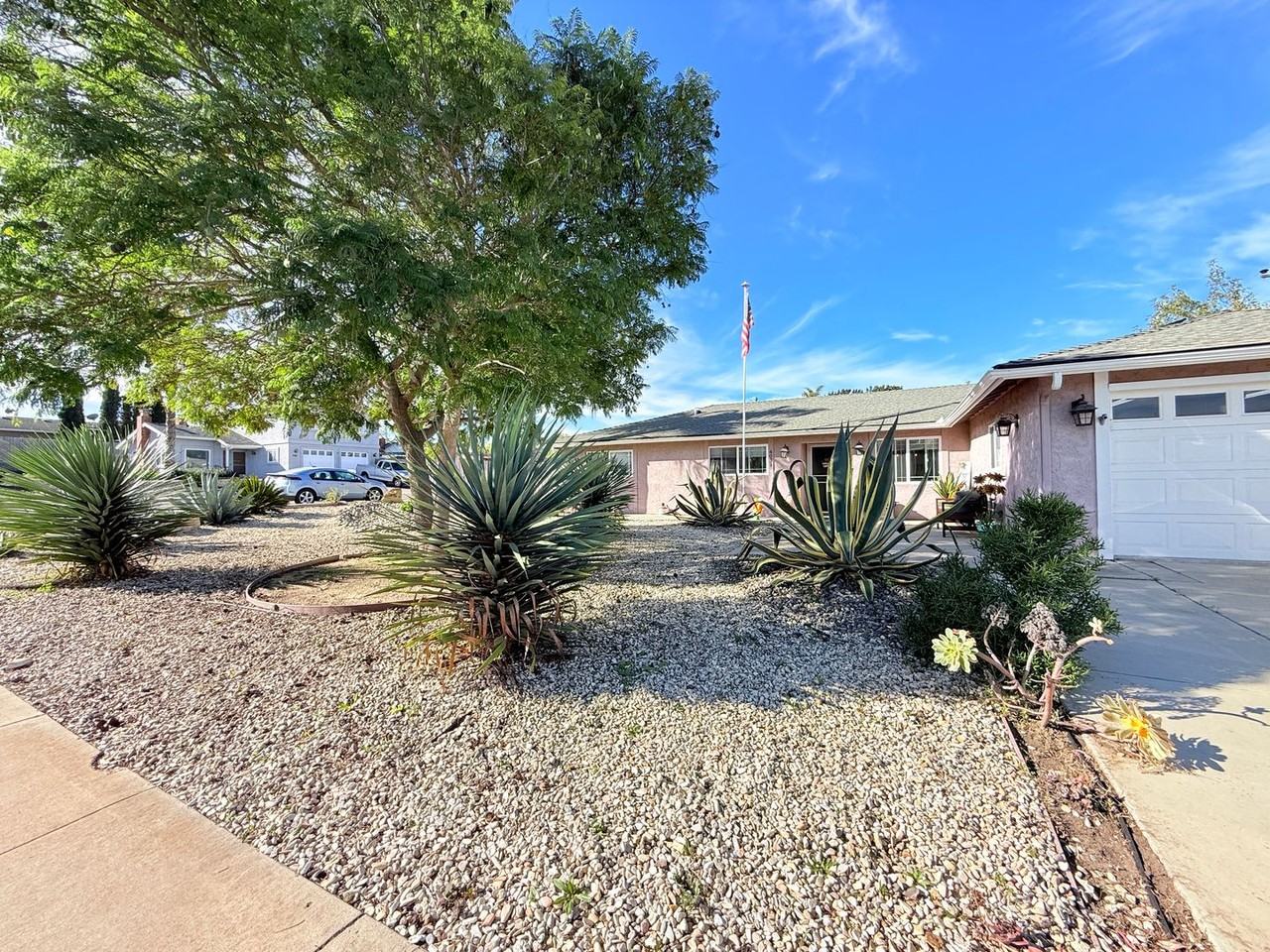 4031 Hillview Rd - Photo 2 of 14