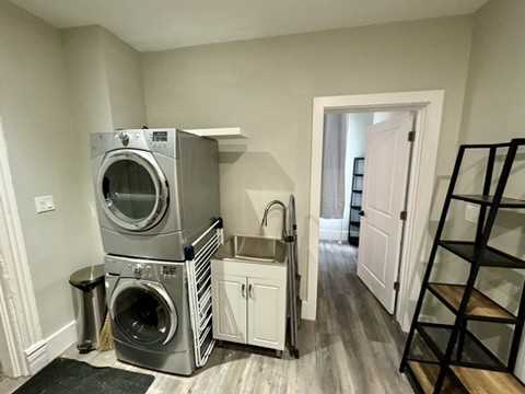 Pape Ave - Photo 3 of 7