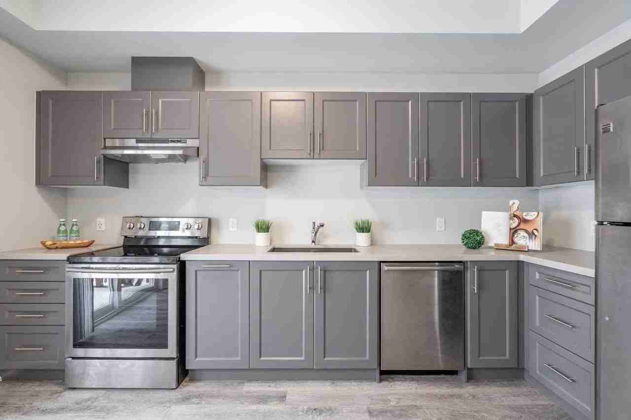 72 Laguna Village Crescent - Photo 2 of 31