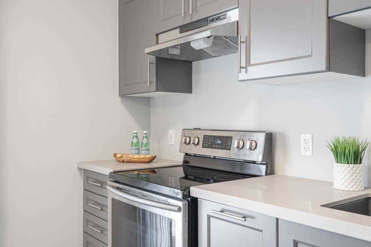 72 Laguna Village Crescent - Photo 6 of 31