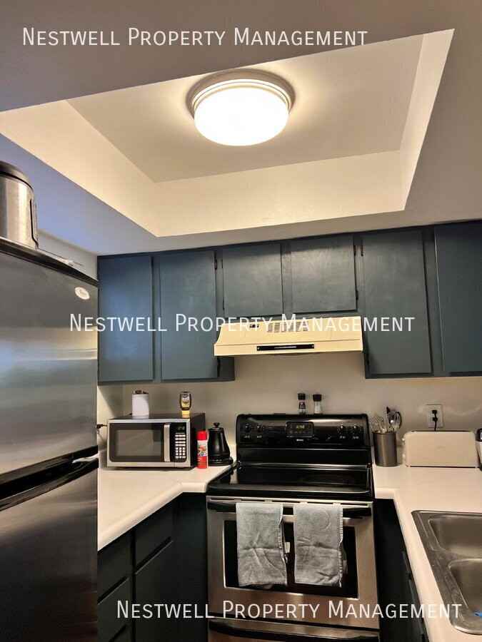 925 E Creekhill Ln #11 - Photo 3 of 24