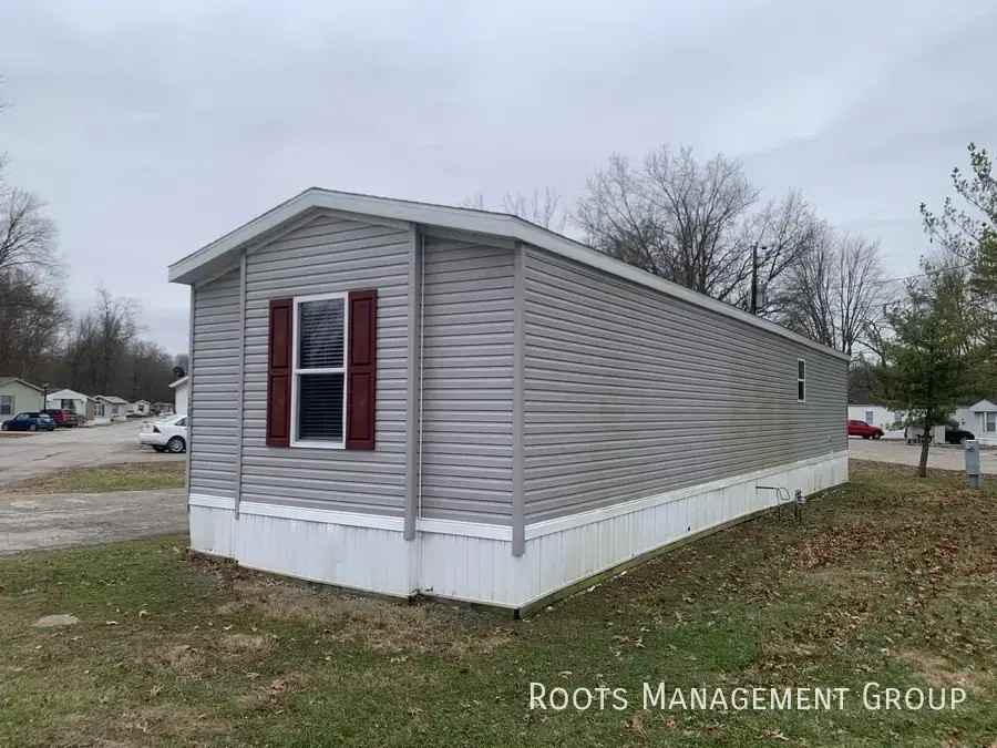 8725 Wabash Ave #101 - Photo 2 of 18