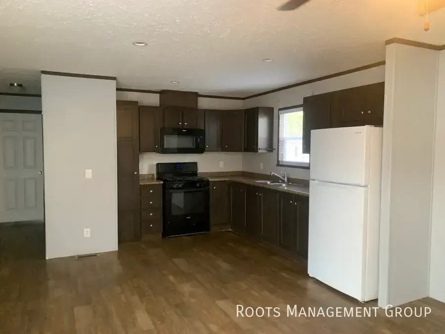 8725 Wabash Ave #101 - Photo 4 of 18