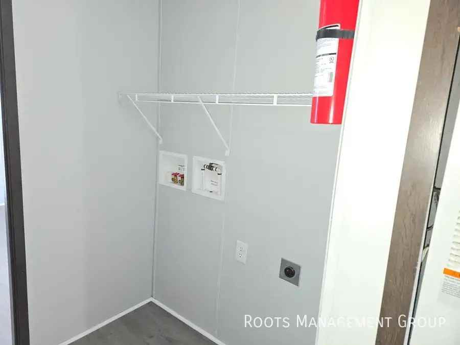 2722 Apollo Dr - Photo 4 of 13