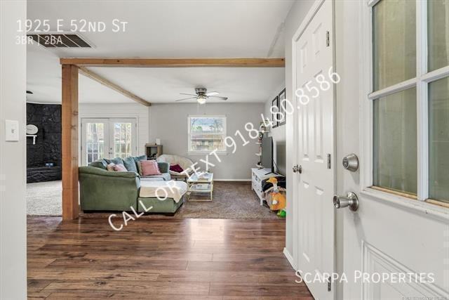 1925 E 52nd St - Photo 4 of 29