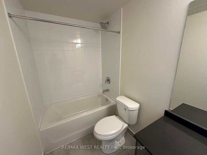 8960 Jane Street #1418 - Photo 7 of 15