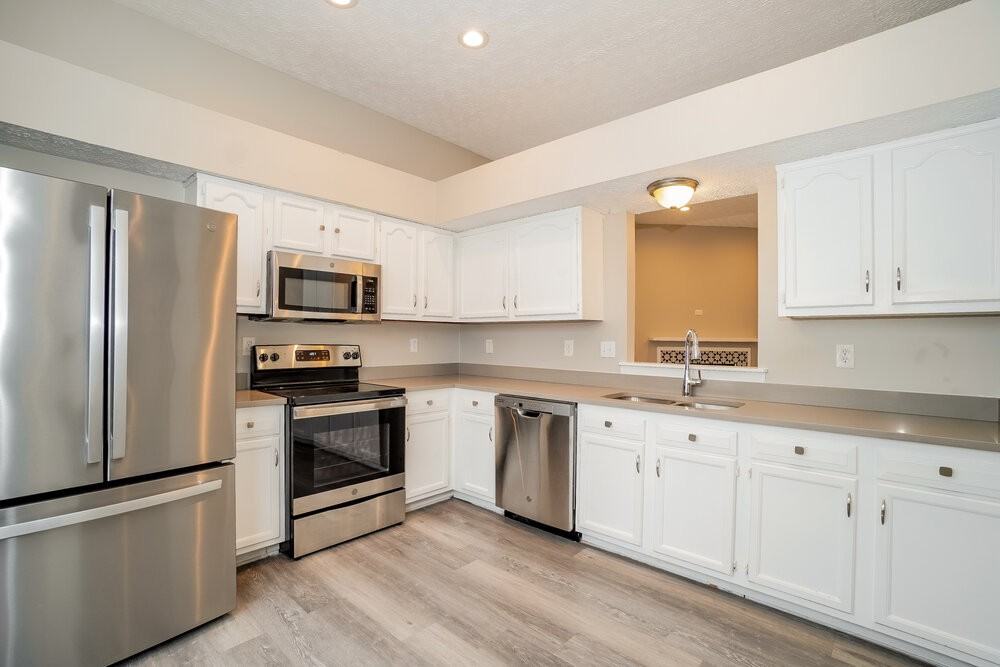 5037 Shady Oak Dr - Photo 7 of 17