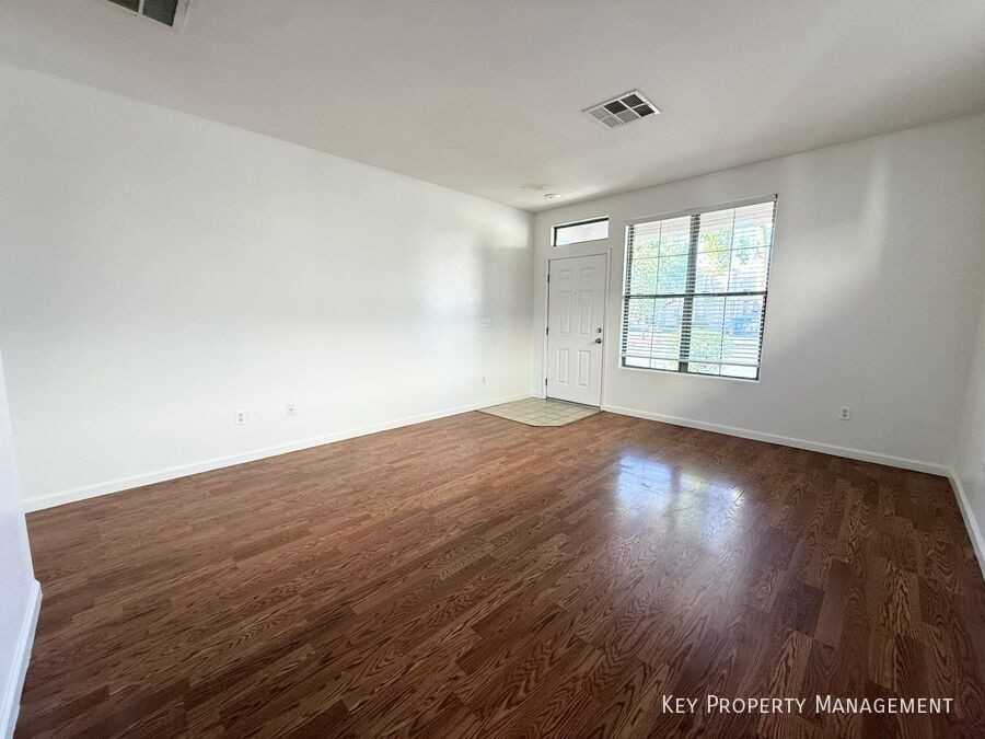 4834 Villa Pescara St - Photo 3 of 35