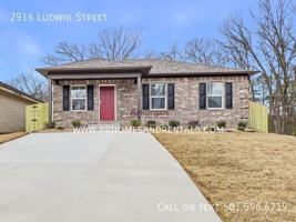 featured image of 2916 Ludwig St