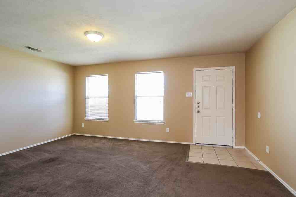 21211 Linden House Ct - Photo 3 of 22