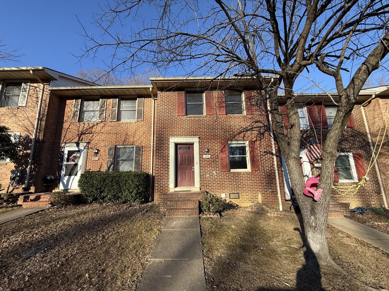 200 Farrell Lane - Photo 2 of 27