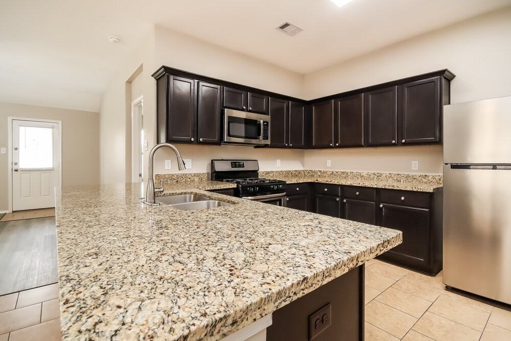 19190 Shire Horse Blvd - Photo 7 of 16