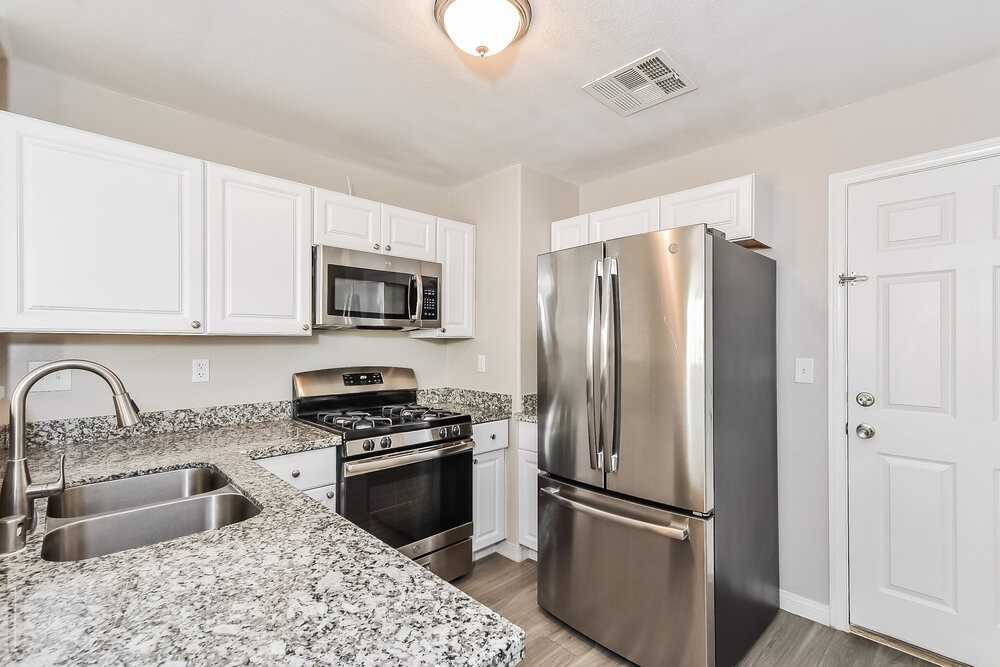 2506 Influential Ct - Photo 7 of 17