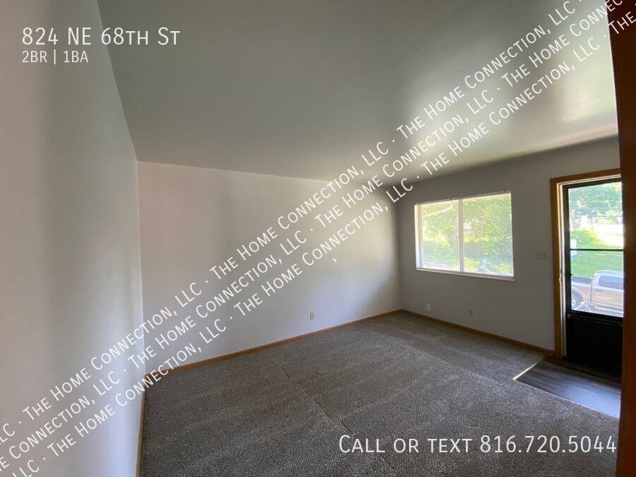 824 Ne 68th St - Photo 2 of 12