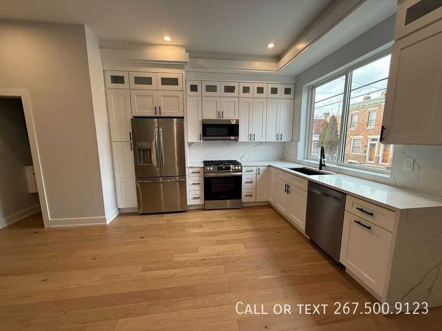 3005 Gaul St - Photo 4 of 41