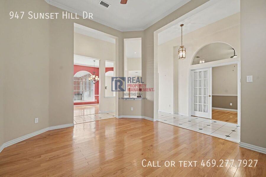 947 Sunset Hill Dr - Photo 7 of 42