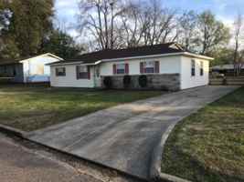 featured image of 204 Meadow Ln