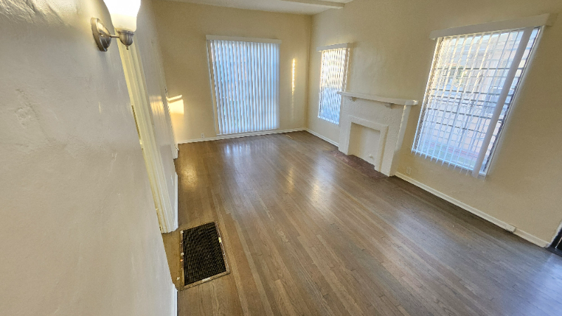 519 N Gardner St - Photo 2 of 16