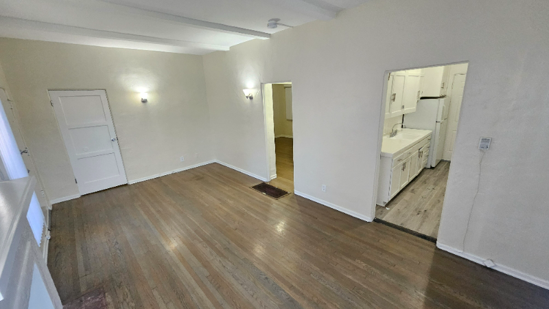 519 N Gardner St - Photo 5 of 16