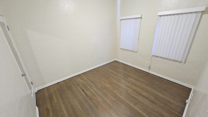 519 N Gardner St - Photo 6 of 16