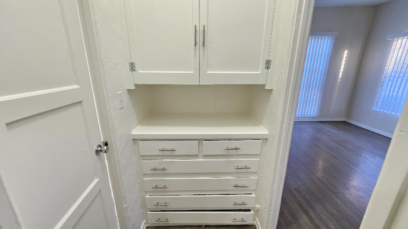 519 N Gardner St - Photo 7 of 16