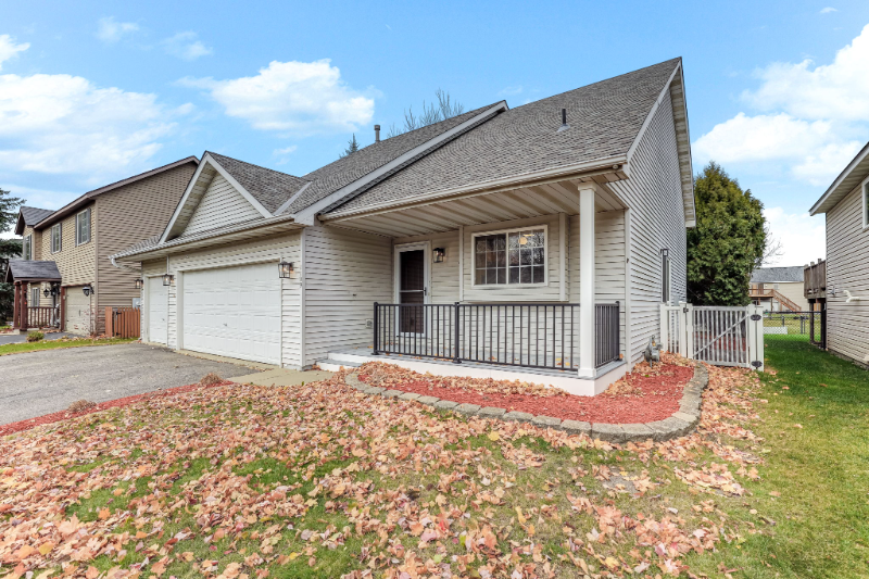 1109 Larch St - Photo 6 of 34