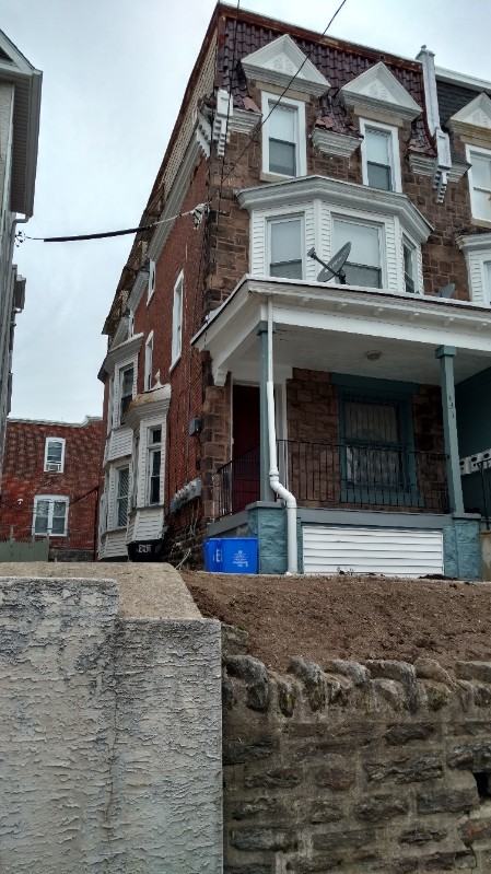 431 E Walnut Ln #2ndFL