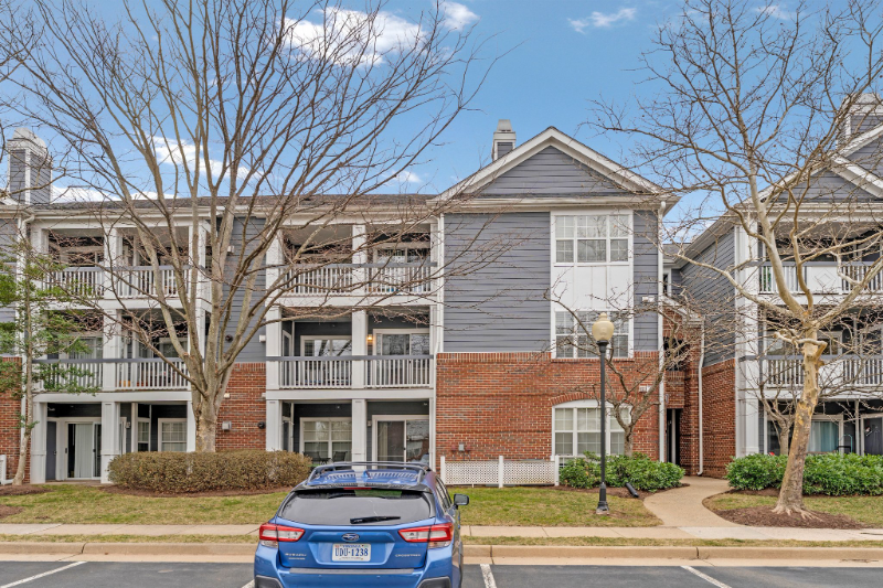 20320 Beechwood Ter #203 - Photo 5 of 25