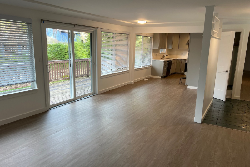 8230 Se 72nd St - Photo 4 of 17