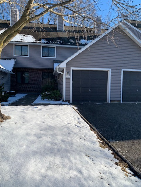 2703 Mill Pond Dr - Photo 3 of 18