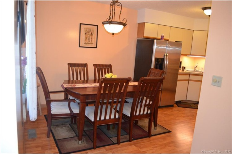 2703 Mill Pond Dr - Photo 5 of 18