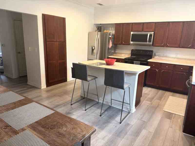 528 Refugio St - Photo 6 of 15