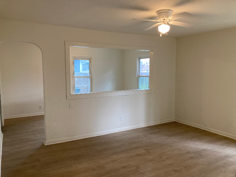 10221 Silvercrest St - Photo 3 of 17