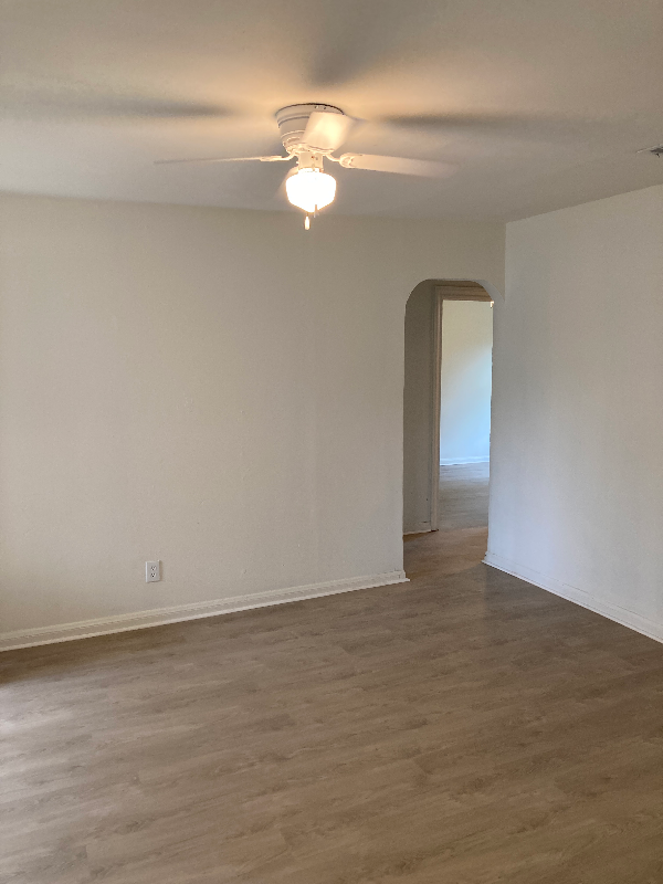 10221 Silvercrest St - Photo 4 of 17