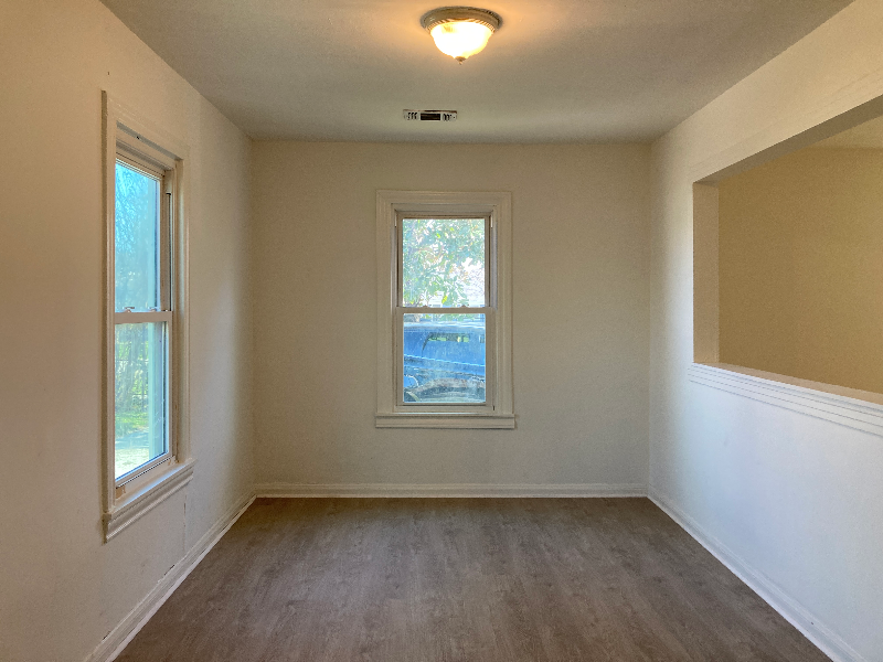 10221 Silvercrest St - Photo 6 of 17